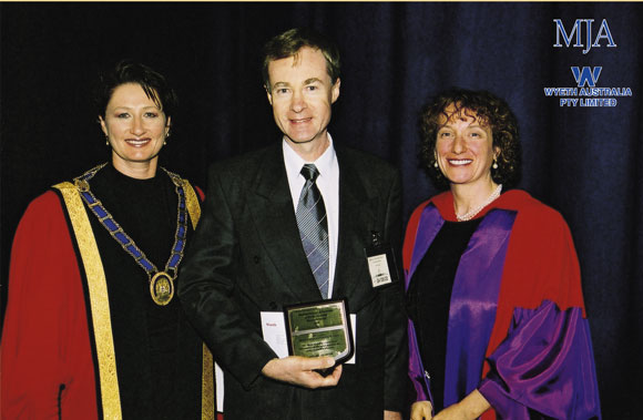Award recipient Dr Ian Scott with Dr Kerryn Phelps and Professor Deborah Saltman