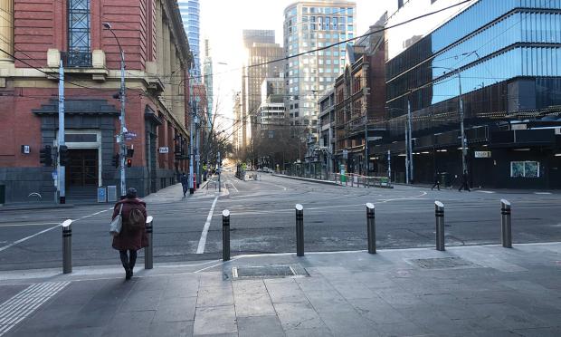 The probability of the 6‐week lockdown in Victoria (commencing 9 July 2020) achieving elimination of community tra